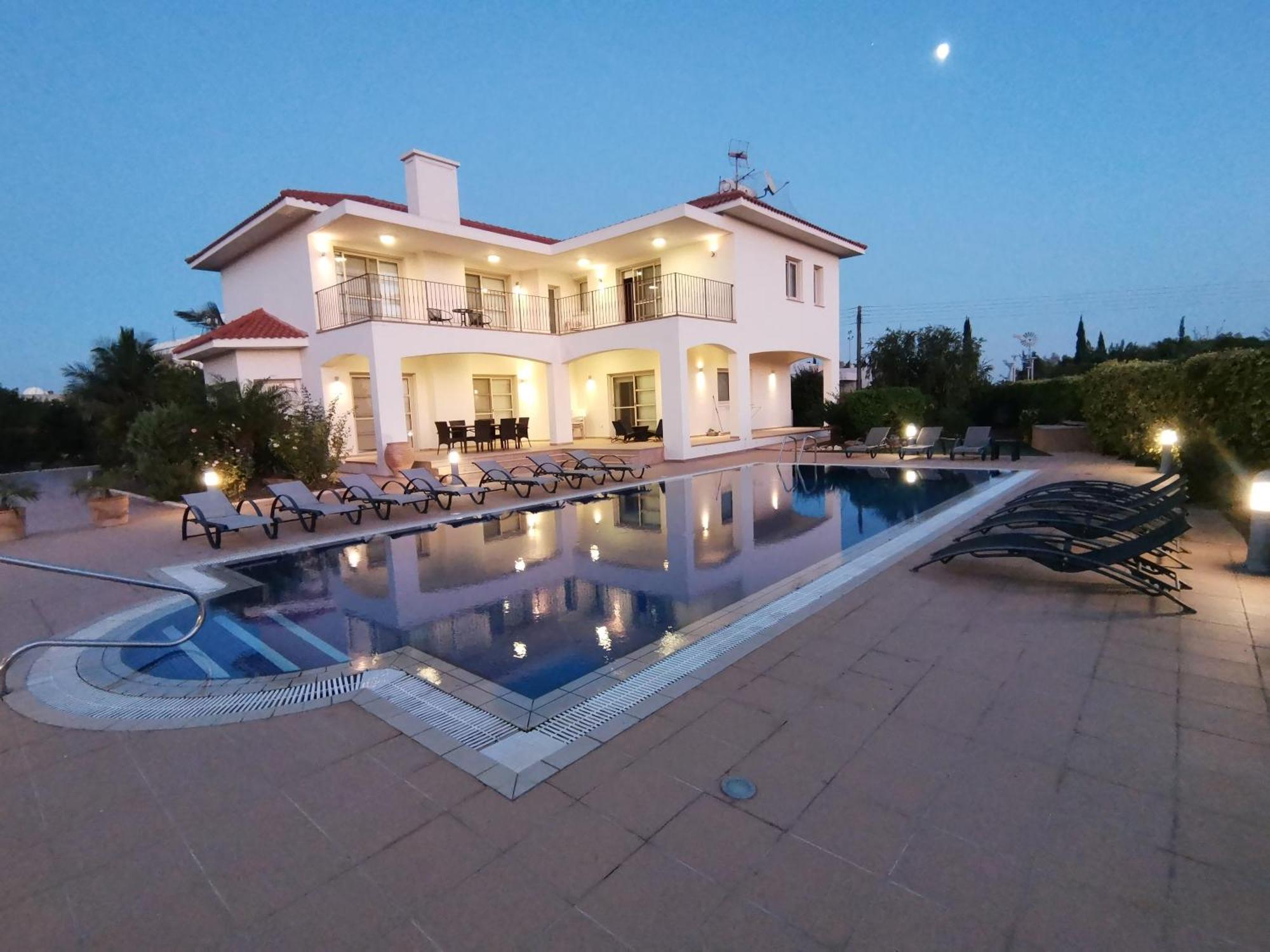 Orchard Blossom Private Villa With Pool Phrenaros Eksteriør billede