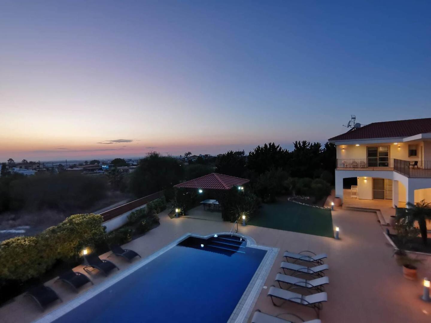 Orchard Blossom Private Villa With Pool Phrenaros Eksteriør billede