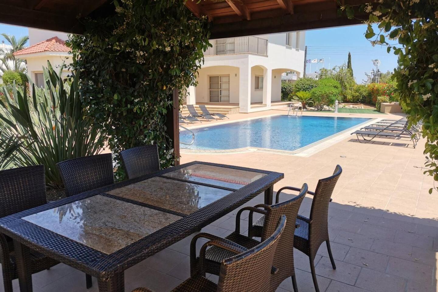 Orchard Blossom Private Villa With Pool Phrenaros Eksteriør billede